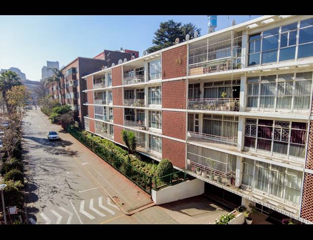 3 BEDROOM APARTMENT TO LET IN PARKTOWN